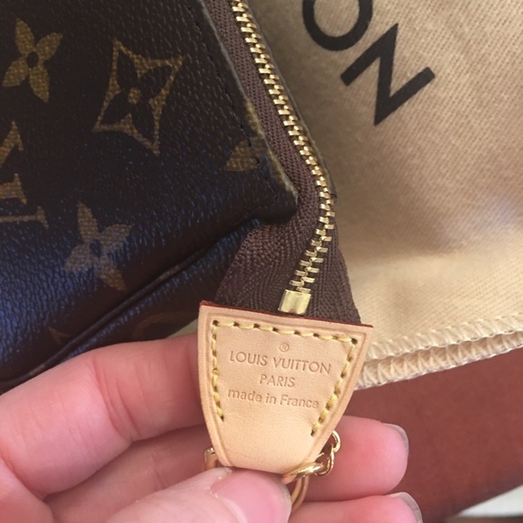 Sold 🅿️New Louis Vuitton Monogram Mini Pochette - Picture 4 of 8